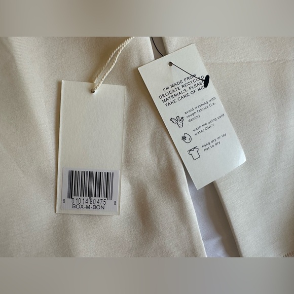 New Leze The Label Size Medium Long sleeve top in a Cream/Bone Colour - Picture 2 of 3